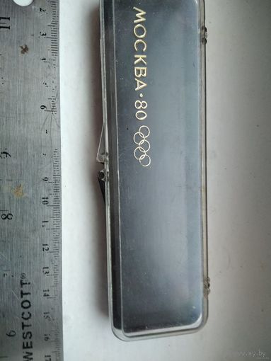 Плосмасовая винтажная коробочка олемпиская