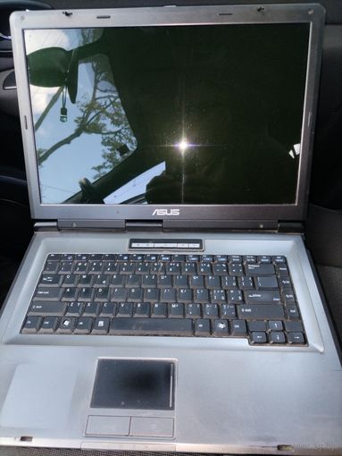 Ноутбук Asus.
