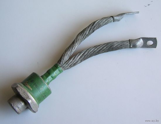 Диод мощный В320-13 1980 год
