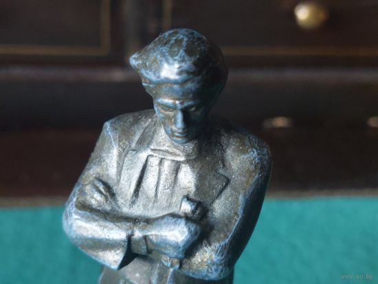 Скульптура Чернышевский