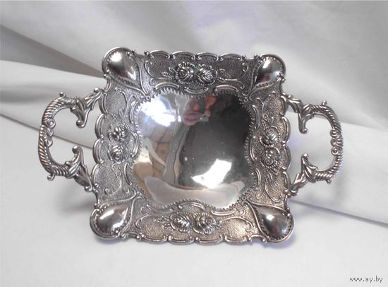 Конфетница Орешница 21 х 14 см Серебрение 01