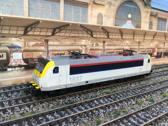 Электровоз SNCB 1897 PIKO. Масштаб НО 1:87.