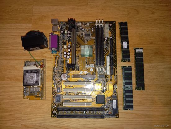Ретро материнка с процессором и памятью