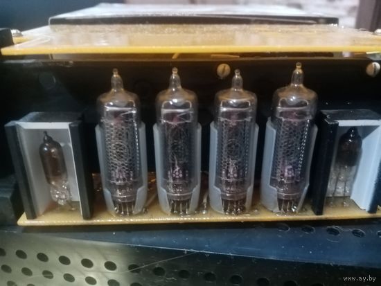 Прибор вольтметр