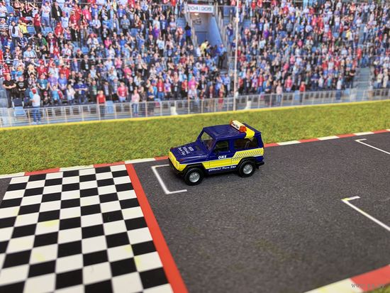 Mercedes-Benz 230GE PACE CAR. Масштаб НО 1:87.