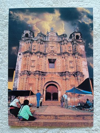 Мексика, Чьяпас. Фасад церкви Санто Доминго