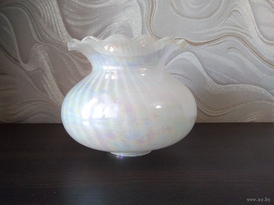 Плафон, высота 14,5см ширина 17см, отверстие под патрон 5,3см