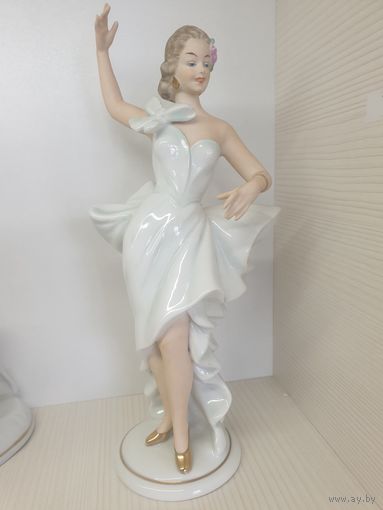 Статуэтка танцовщицы Валлендорф в идеале