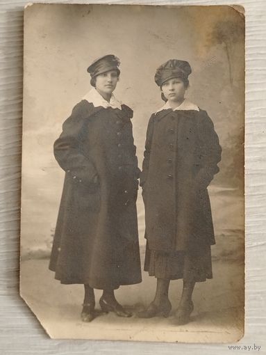 Фото. Девушки гимназистки. Начало хх в.