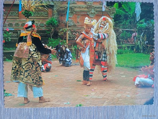 Этнография. Индонезия. танец Барунг