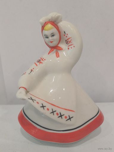Все лоты с 1р.Девушка с платочком