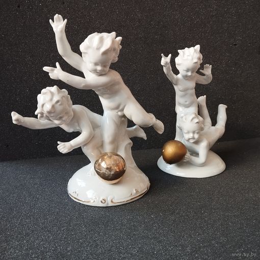 Статуэтка фарфоровая Путти с мячом, Германия
