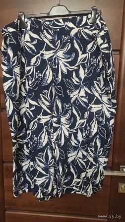 Легкие красивые брюки 64-66 размера, новые. Очень приятная на ощупь ткань, синий цвет. ПОталии 55-67 см, длина 83 см, Победер 80 см. Очень классно сидят на фигуре.