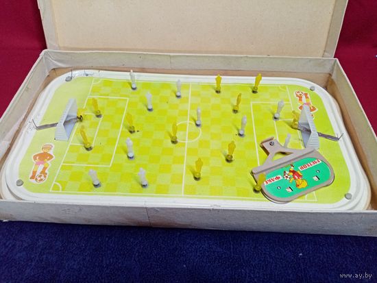 С рубля без мц. настольный футбол СССР. коробка 60х35х8см. шарик есть.