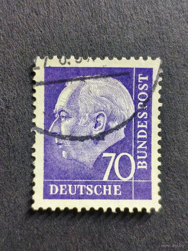 Германия 1957. Профессор Т. Хойсс - Новые размеры и цвета