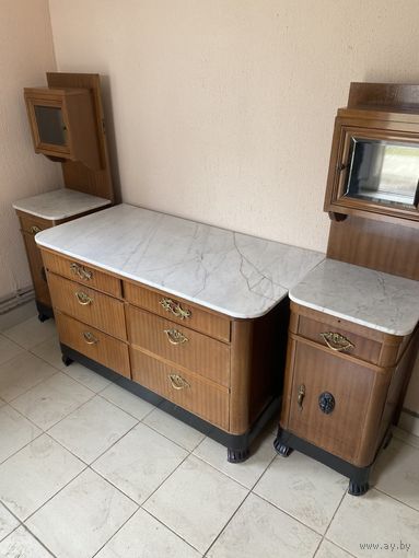 Спальня антикварная.