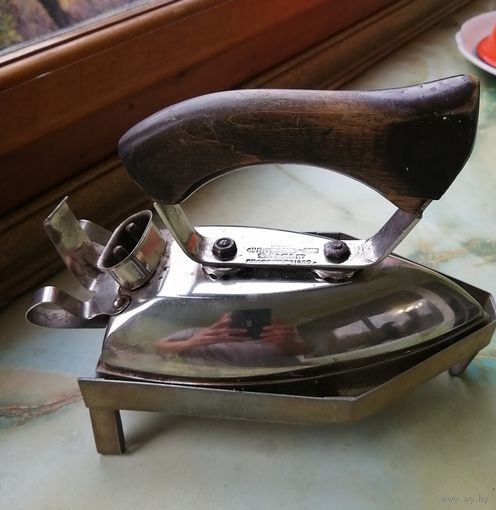 Утюг 1962 г с родной подставкой БССР