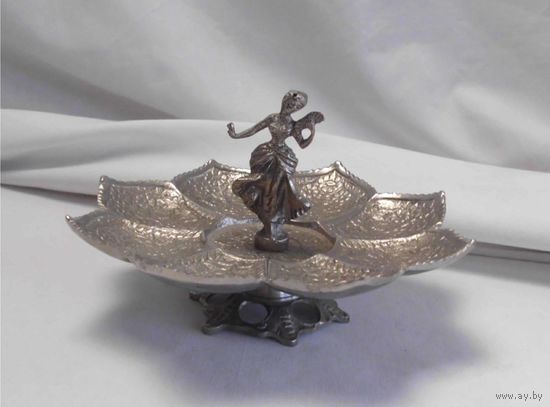 Орешница Статуэтка Дама с веером БРОНЗА Серебрение