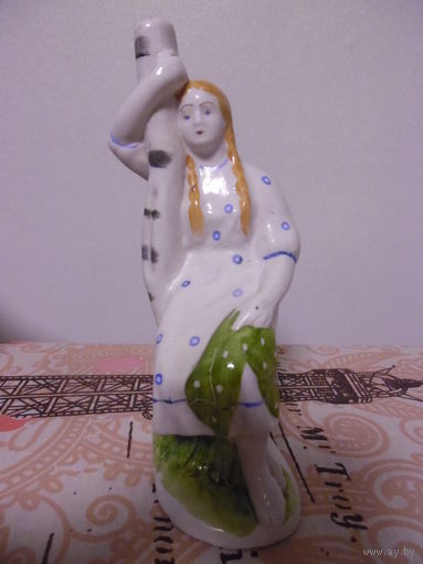 ДЕВУШКА У БЕРЕЗЫ.