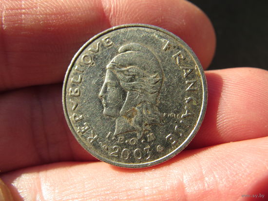 Новая Каледония 10 франков, 2003. С 20 копеек. Распродажа коллекции. Смотрите другие лоты.