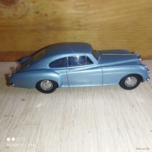 Bentley "R"Type Continental.1955.DINKY.1/43.