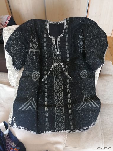 Африка, экзотика, национальная рубашка выходного дня африканского мужчины. N 3