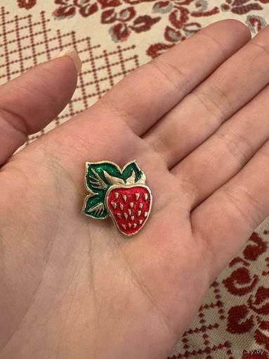 Земляника ЗНАЧОК С РУБЛЯ