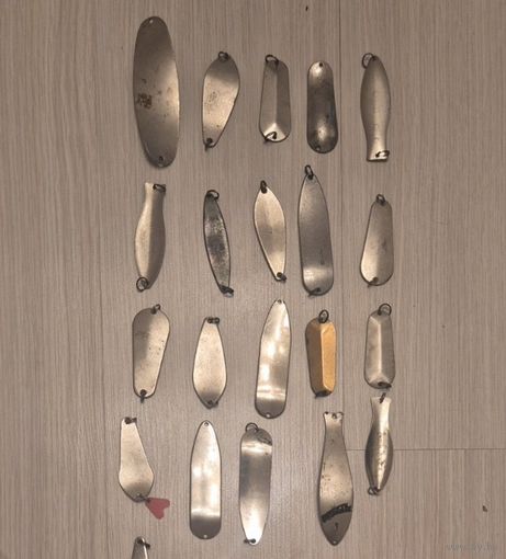 Одним лотом блесны ссср 20 штук