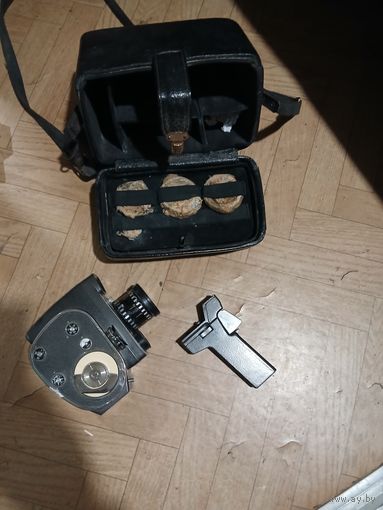 Киносъёмочная камера  Кварц-2м.