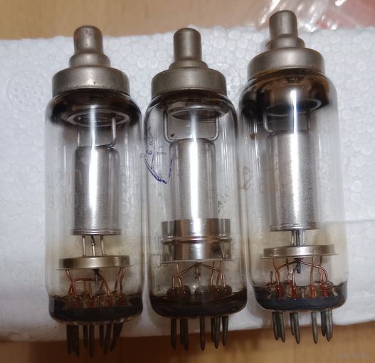 Радиолампа 1Ц21П Цена за 3 штуки