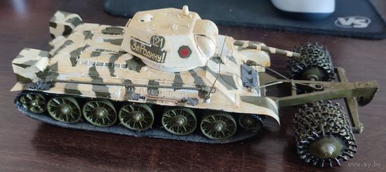 Советский средний танк с минным тралом Т-34/76, масштаб 1/35