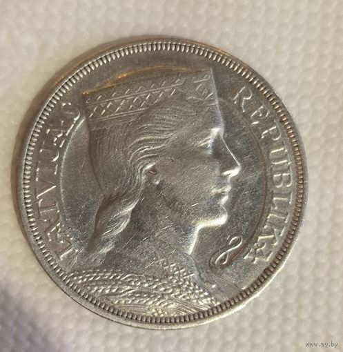 С рубля без мц! 5 лат 1931 Латвия - рельефная! Крупное серебро!