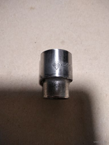Куплю головки 12 и 13 многогранные под квадрат на 14 мм.