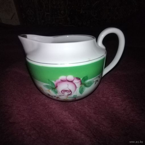 Сливочник  фарфор.