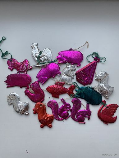 Лот елочных игрушек.