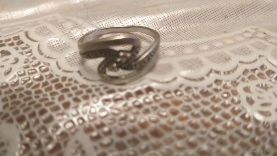 Кольцо с белым камнем, 18 р