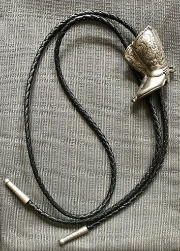 Колье. Галстук боло