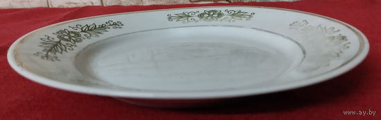 Тарелка десертная-1 эпохи СССР. Минский фарфоро-фаянсовый завод (Минск), 1968-1983 гг