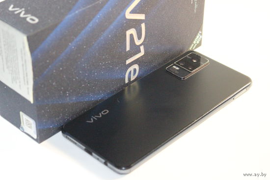 Телефон Vivo V21e 8GB/128GB международная версия