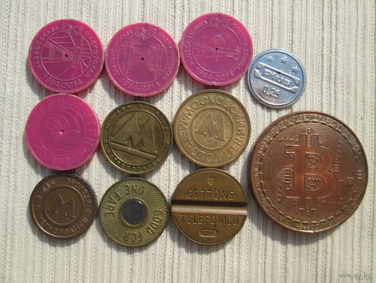 Биткоин и десять разных жетонов