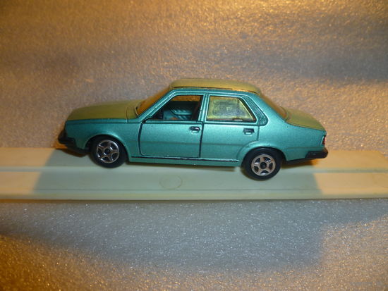 Модель авто RENAULT T18TL. NOREV. 1:43.