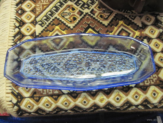 Селедочница Неман, синее стекло.