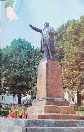 Черновцы Памятник В. И. Ленину
