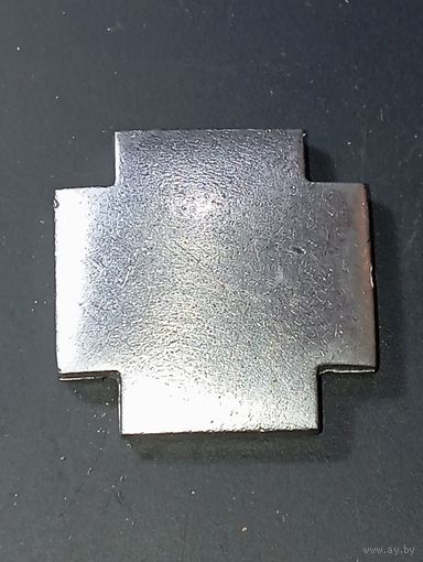 Интересный корпус от часов , метал тяжёлый , не магнит .