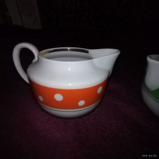Сливочник  фарфор.