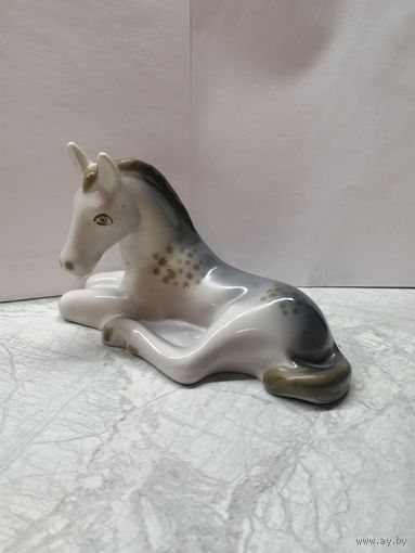 Фарфоровая статуэтка Жеребенок. Целая.