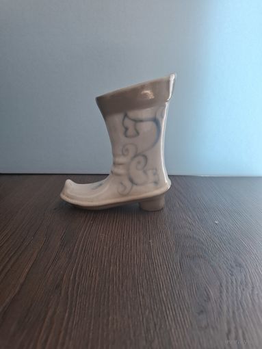 Фарфоровый = сапожёк=