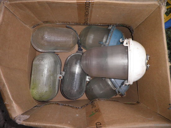 Светильники разные 5 шт.+стекло времён СССР.С рубля.