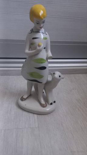 ВНИМАНИЕ!!! ЧИТАЙТЕ ВНИМАТЕЛЬНО ОПИСАНИЕ!!! ДЕФЕКТ!!! Статуэтка форфоровая Девочка кормит козленка ( Полоне ЗХК (УССР)