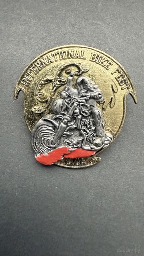 Байкерский значок, Лида